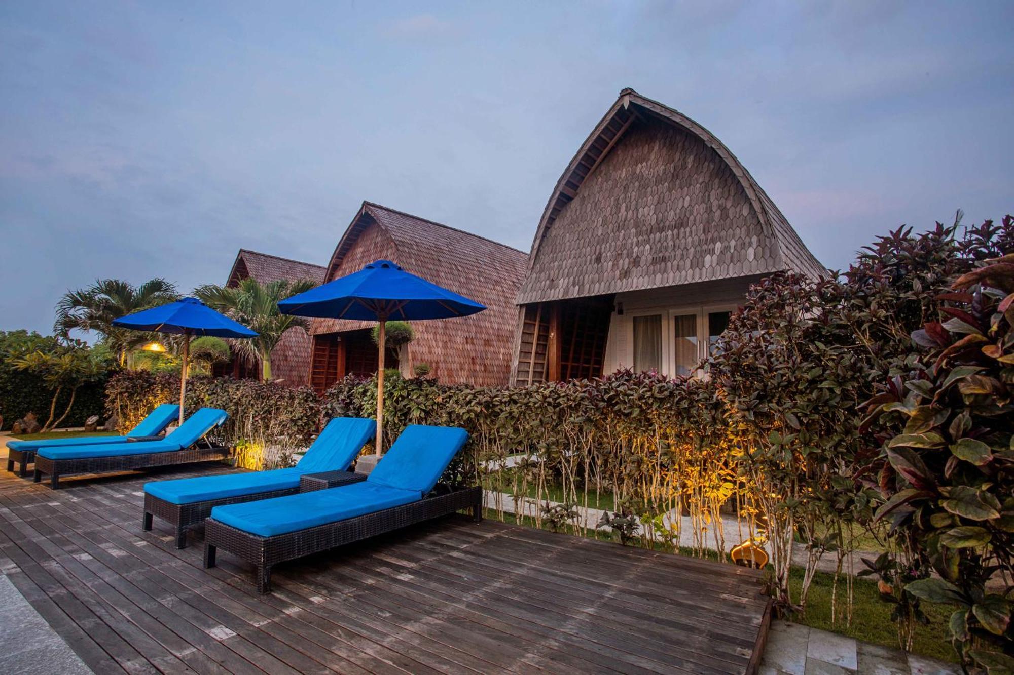 Water Blow Huts Lembongan Esterno foto